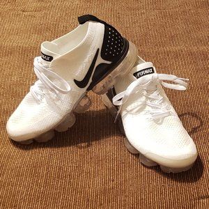 2018 Nike Vapor Max White w/Black Mens 7/Womens